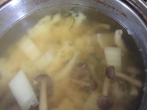 白菜とシメジの味噌汁